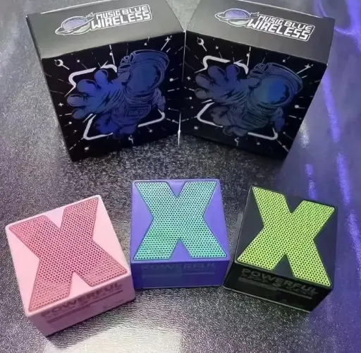 Mini Bluetooh speaker(1 pc / mix color)