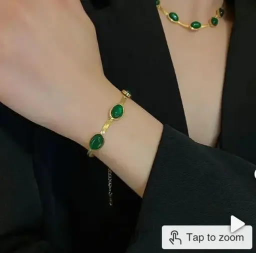 Green crystal pendant earrings with bracelet